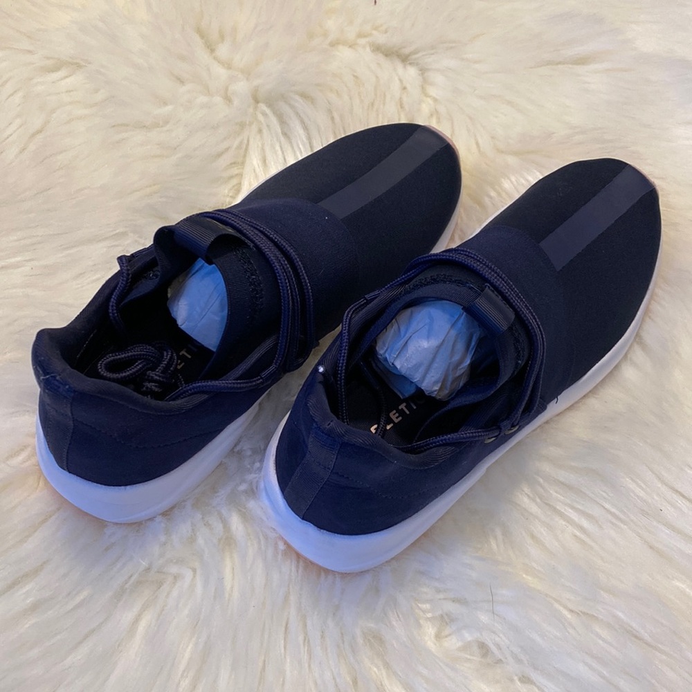 BRAND NEW Fabletics runners.